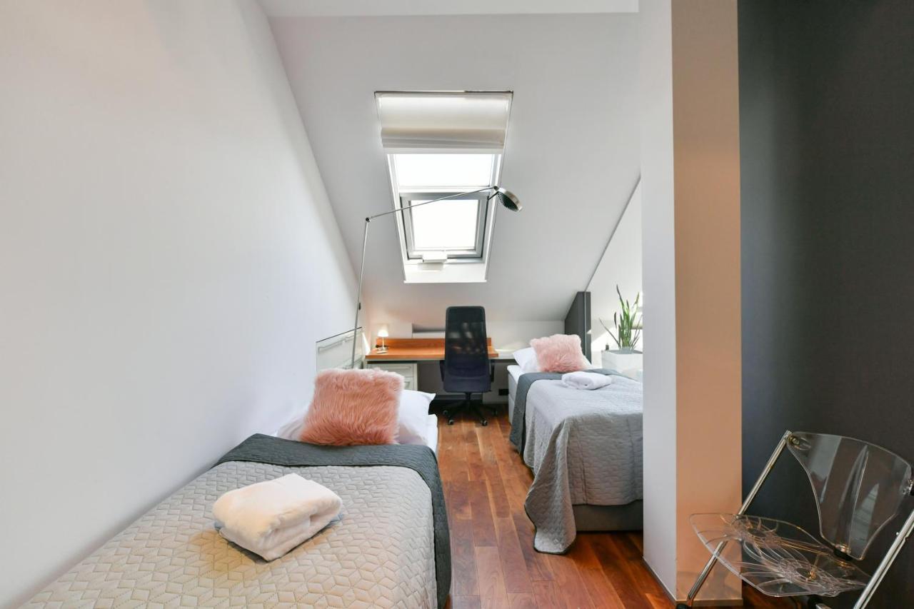 פראג Luxury Central Penthouse With Sauna, Terrace, 250M2, 5Bdrm, 3Bthrm מראה חיצוני תמונה