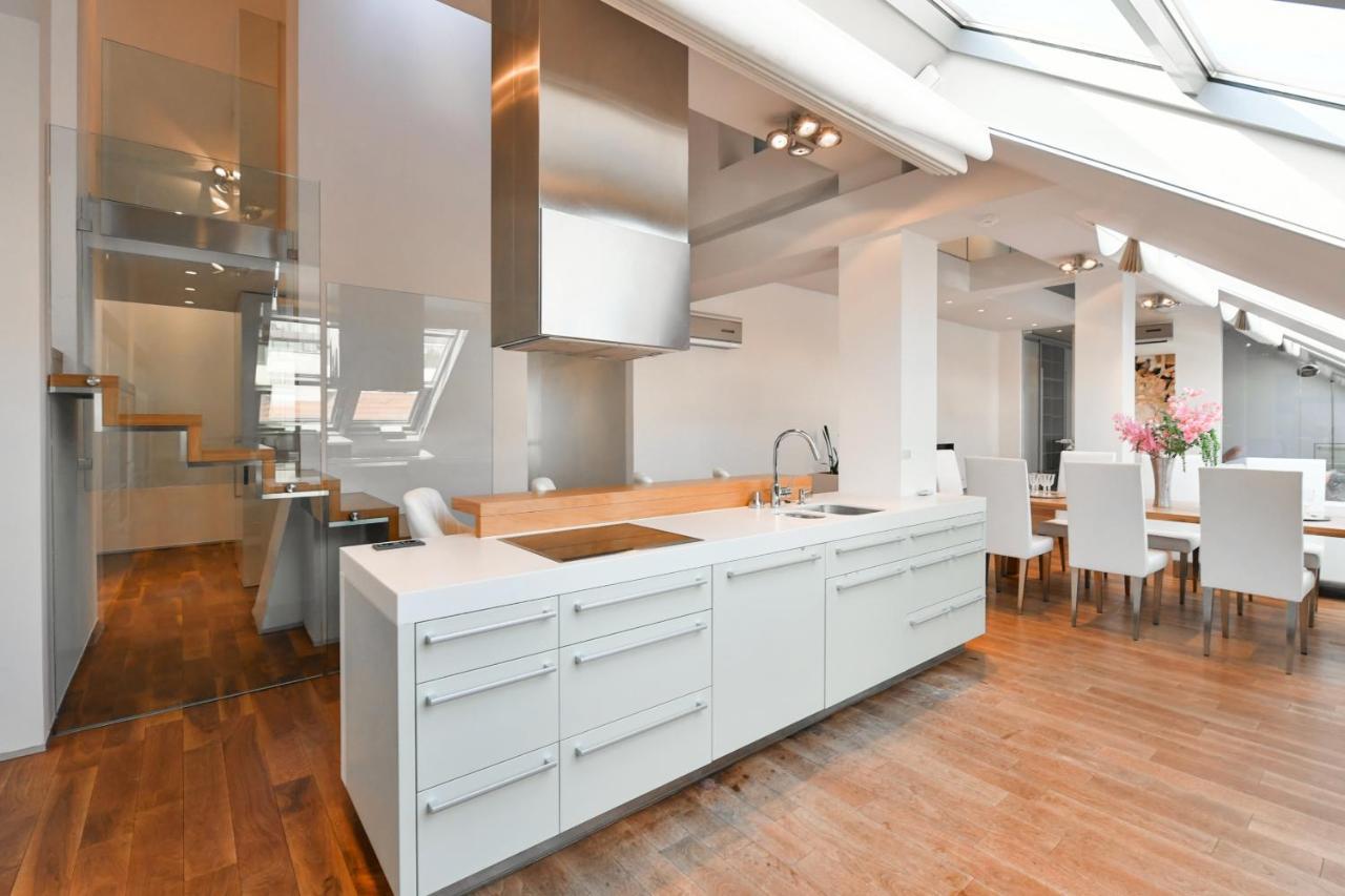 פראג Luxury Central Penthouse With Sauna, Terrace, 250M2, 5Bdrm, 3Bthrm מראה חיצוני תמונה