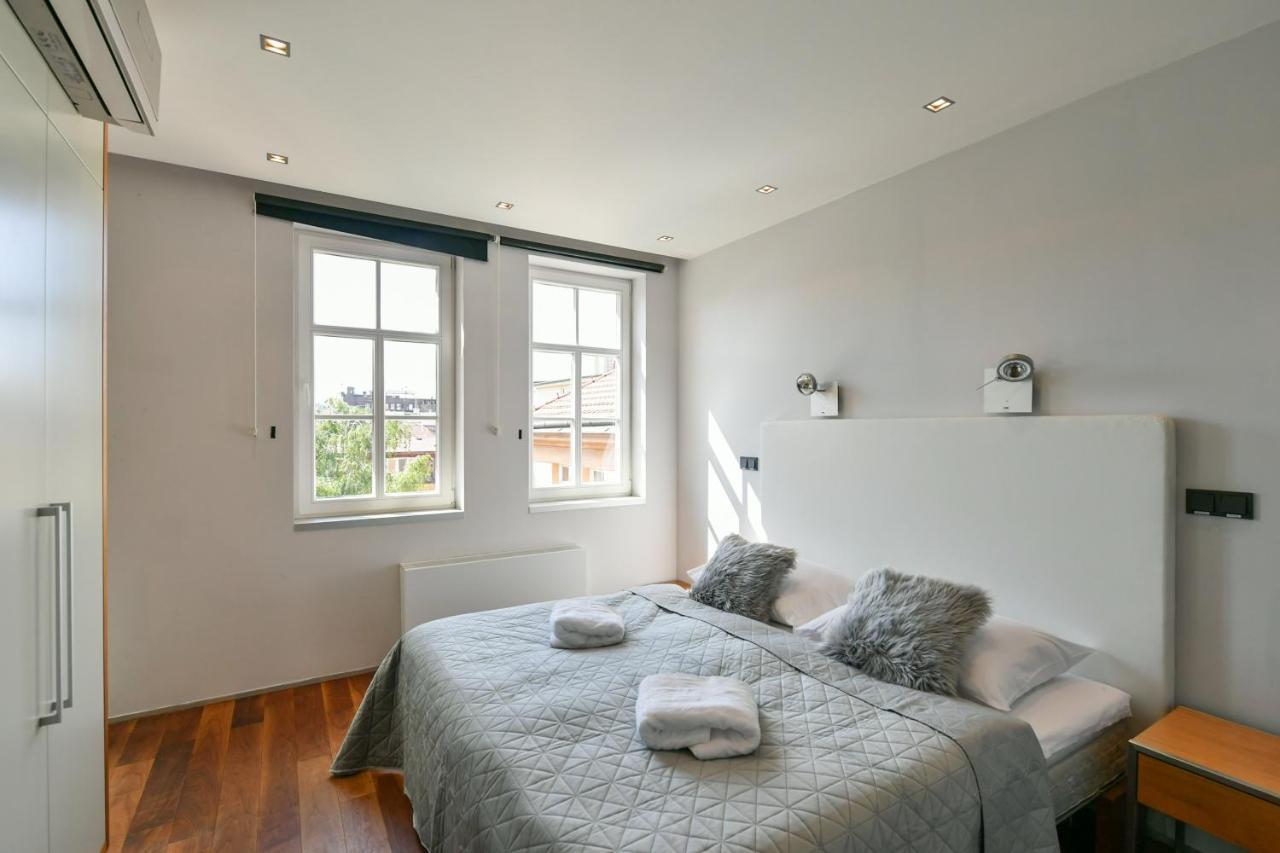 פראג Luxury Central Penthouse With Sauna, Terrace, 250M2, 5Bdrm, 3Bthrm מראה חיצוני תמונה