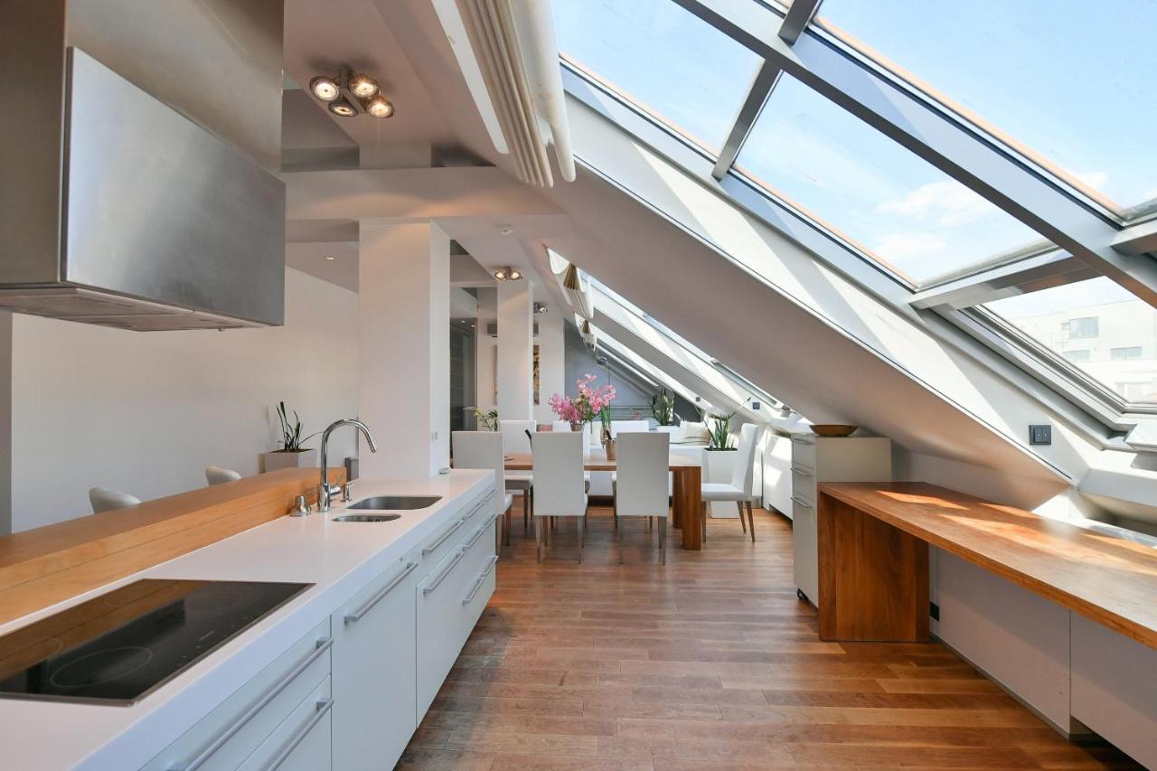 פראג Luxury Central Penthouse With Sauna, Terrace, 250M2, 5Bdrm, 3Bthrm מראה חיצוני תמונה
