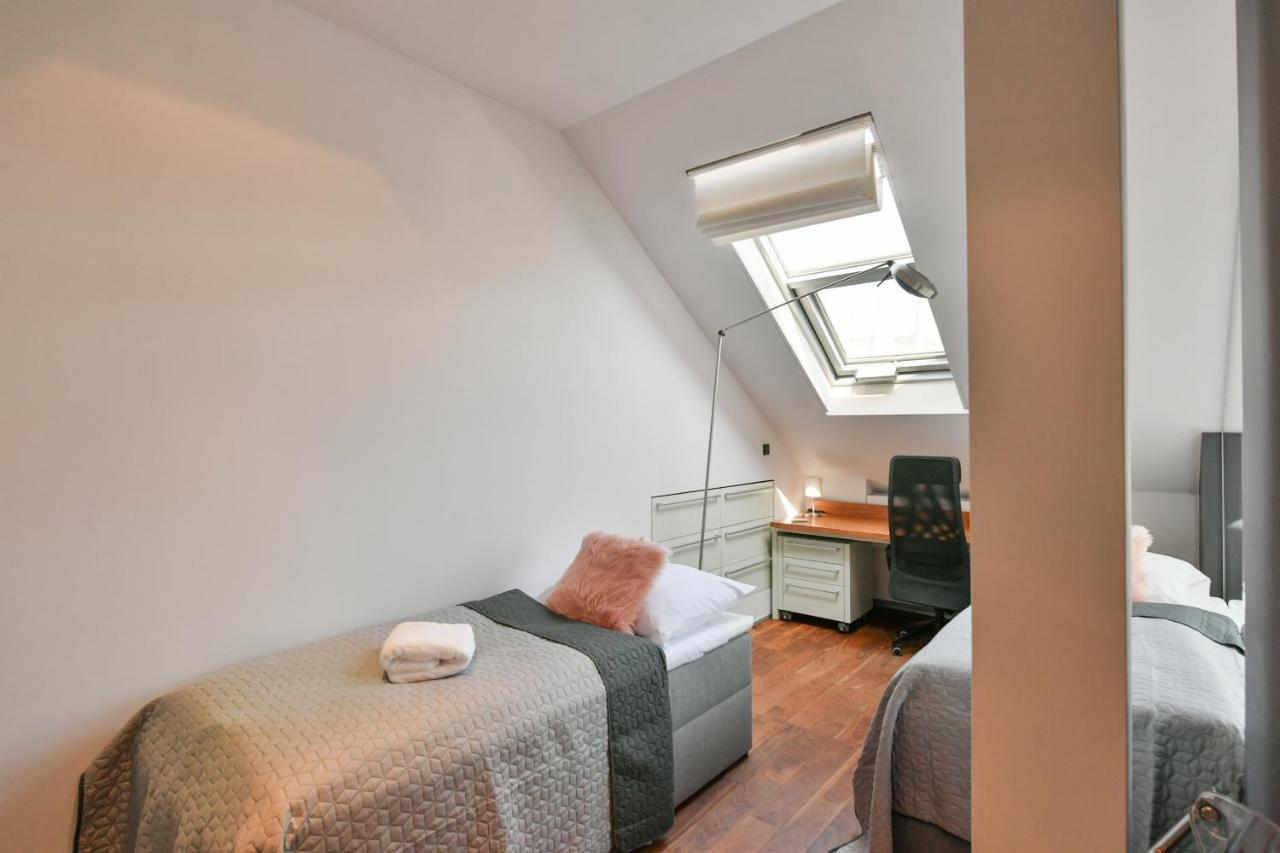 פראג Luxury Central Penthouse With Sauna, Terrace, 250M2, 5Bdrm, 3Bthrm מראה חיצוני תמונה